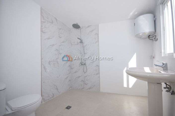 Image No.28-4 Bed Villa for sale