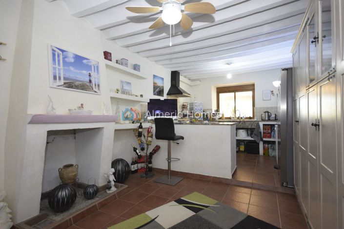 Image No.11-6 Bed Country House for sale