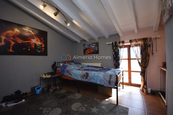 Image No.19-6 Bed Country House for sale