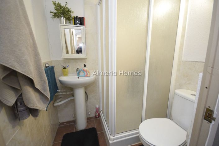 Image No.20-6 Bed Country House for sale