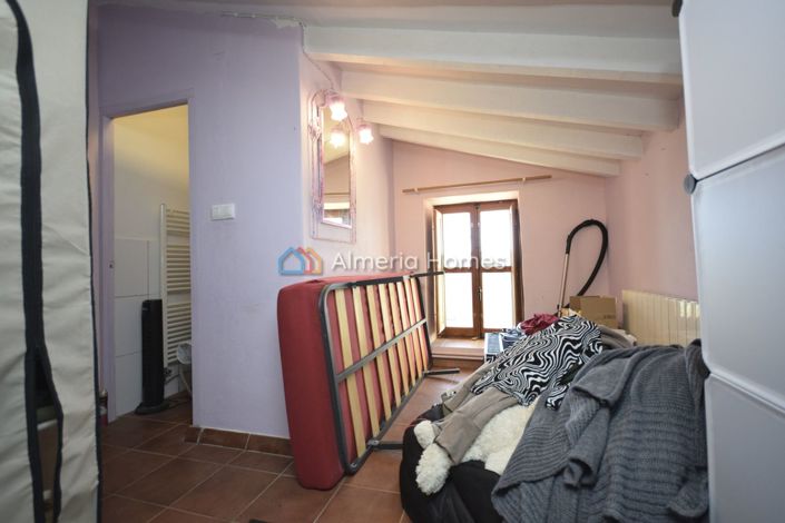 Image No.22-6 Bed Country House for sale