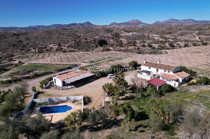 Image No.3-6 Bed Country House for sale