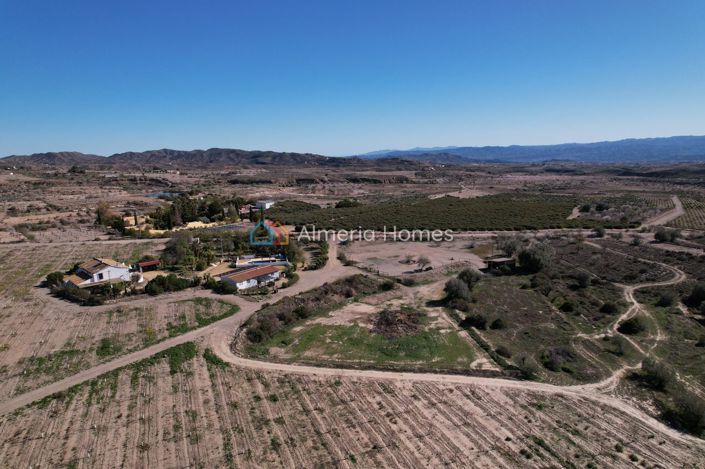 Image No.5-6 Bed Country House for sale