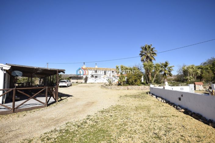 Image No.6-6 Bed Country House for sale