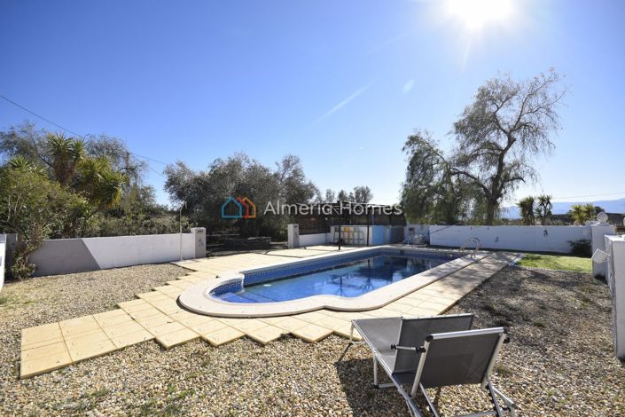 Image No.8-6 Bed Country House for sale