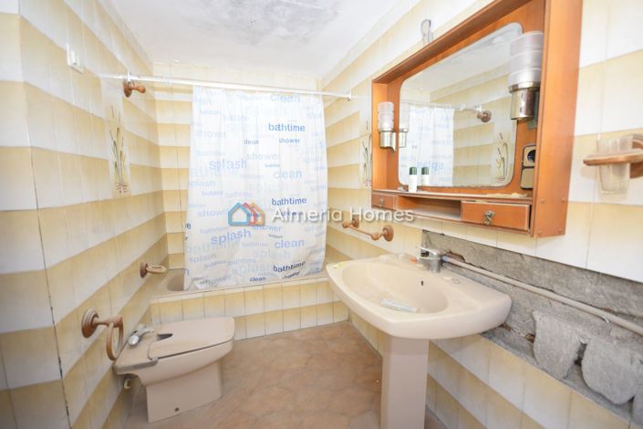 Image No.12-3 Bed Townhouse for sale