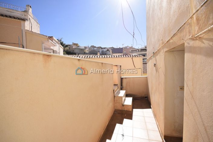 Image No.15-3 Bed Townhouse for sale