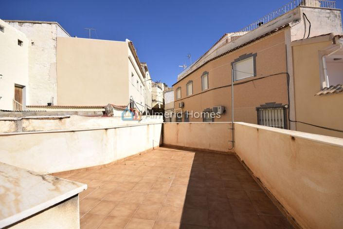 Image No.17-3 Bed Townhouse for sale