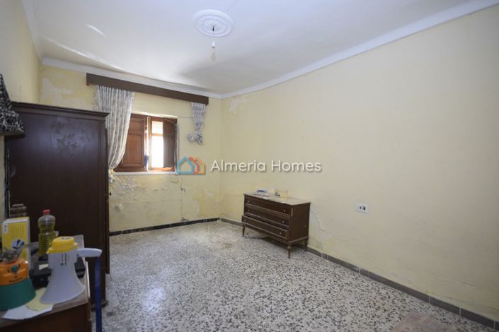 Image No.7-3 Bed Townhouse for sale