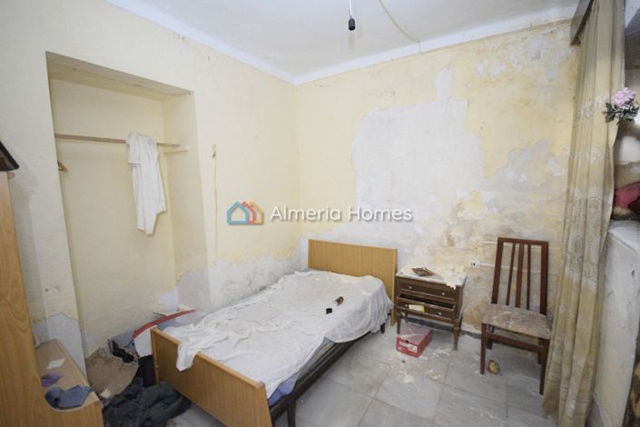 Image No.8-3 Bed Townhouse for sale