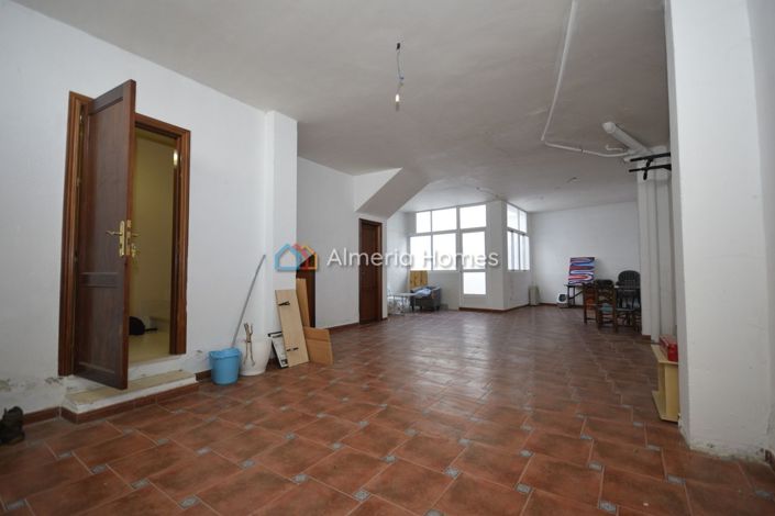 Image No.14-2 Bed Townhouse for sale