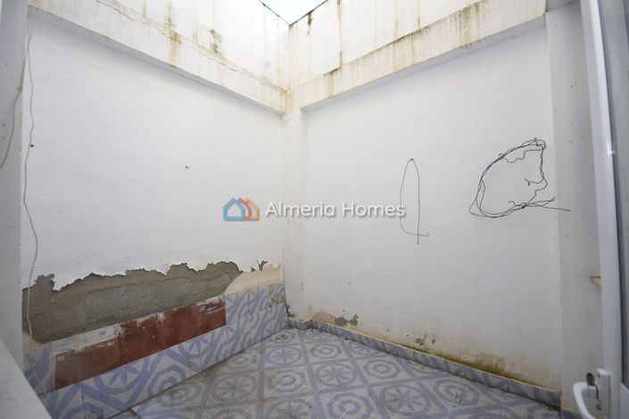 Image No.17-2 Bed Townhouse for sale