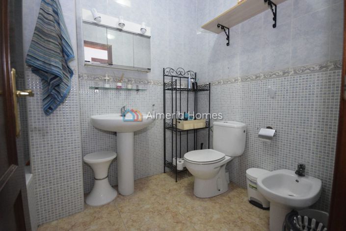 Image No.5-2 Bed Townhouse for sale