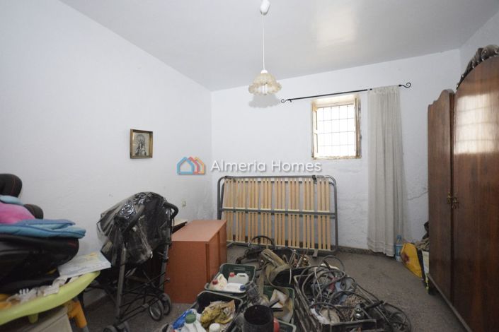 Image No.6-5 Bed Townhouse for sale