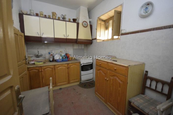 Image No.7-5 Bed Townhouse for sale