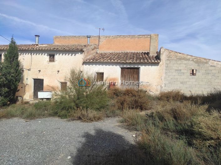 Image No.15-3 Bed Country House for sale
