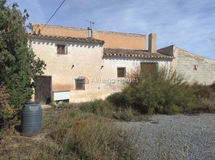 Image No.19-3 Bed Country House for sale