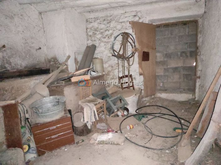 Image No.8-3 Bed Country House for sale