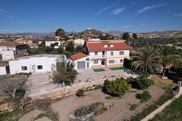 Image No.3-Villa de 7 chambres à vendre à Albox