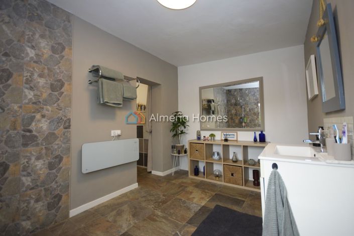 Image No.29-2 Bed Villa for sale