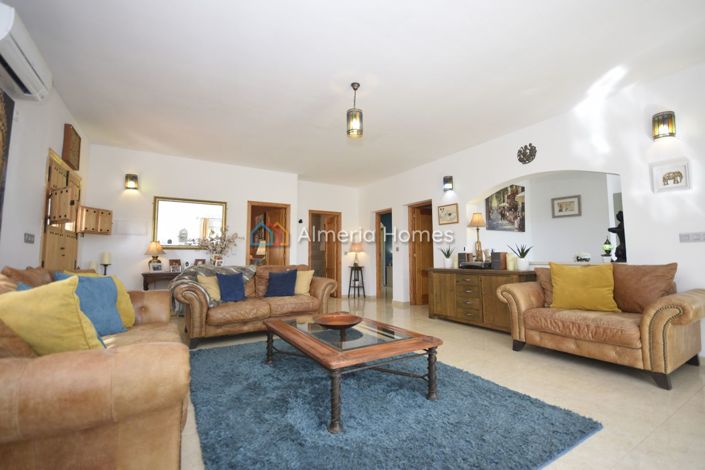 Image No.19-3 Bed Villa for sale