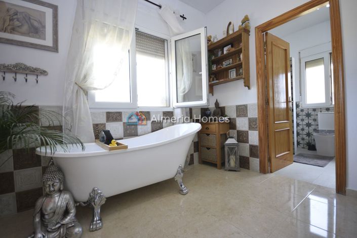 Image No.26-3 Bed Villa for sale