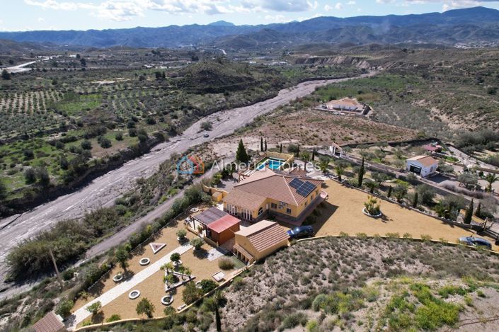 Image No.4-3 Bed Villa for sale