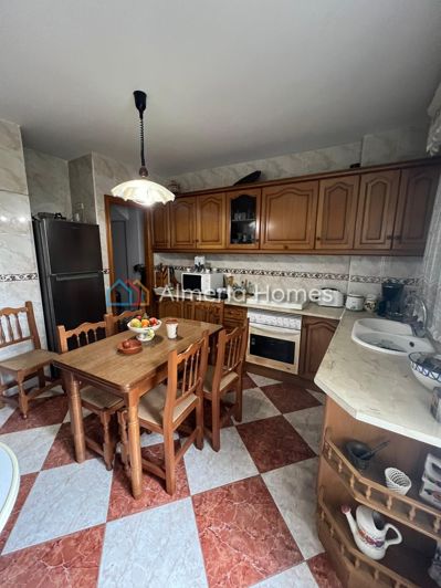 Image No.6-3 Bed Townhouse for sale