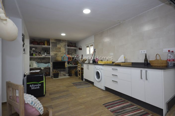 Image No.13-5 Bed Townhouse for sale