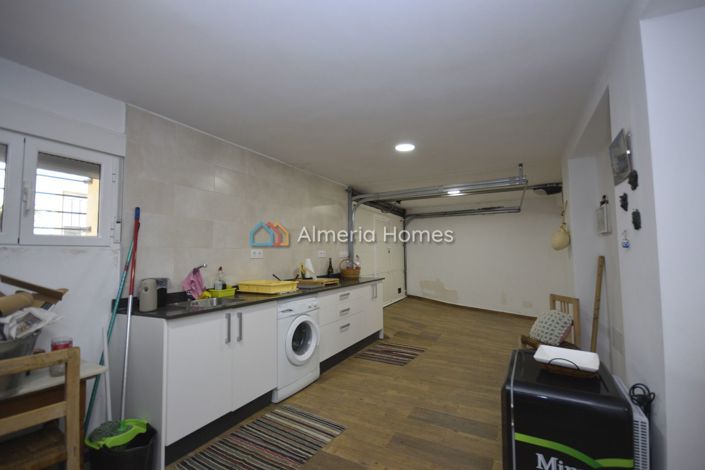 Image No.16-5 Bed Townhouse for sale