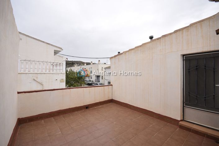 Image No.21-5 Bed Townhouse for sale