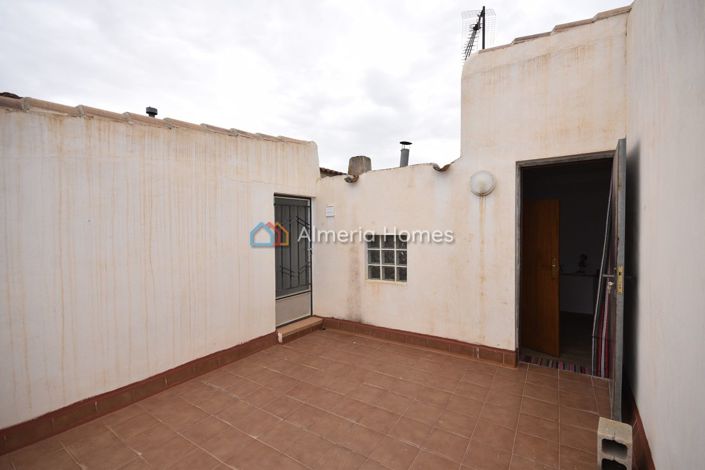 Image No.22-5 Bed Townhouse for sale