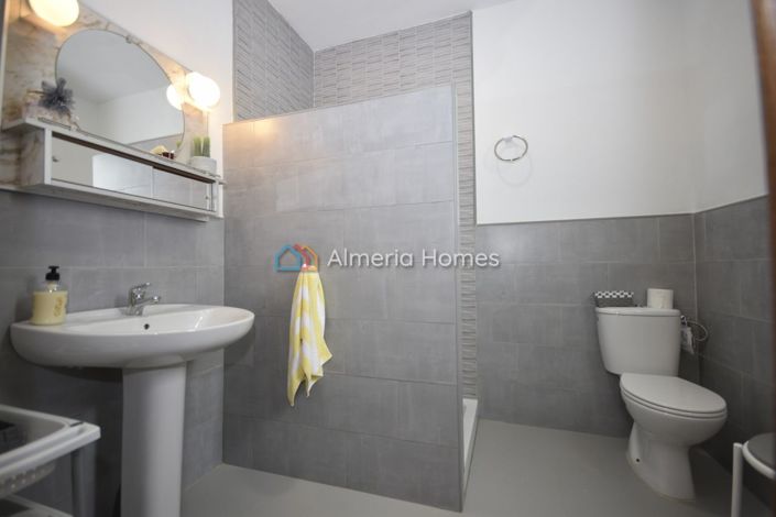 Image No.26-5 Bed Townhouse for sale