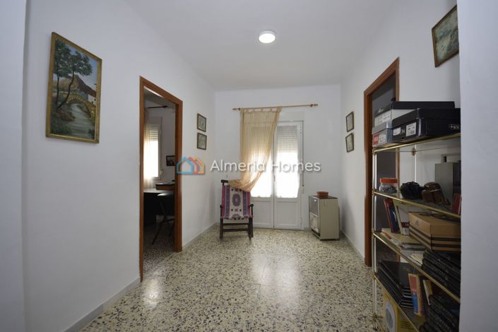 Image No.27-5 Bed Townhouse for sale