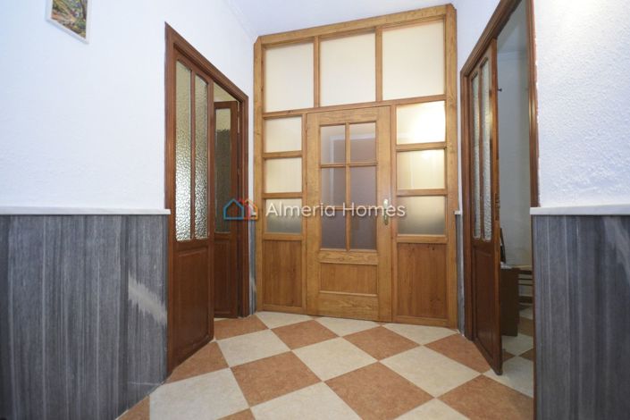 Image No.4-5 Bed Townhouse for sale