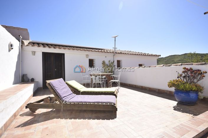 Image No.10-5 Bed Country House for sale