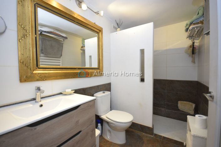 Image No.21-5 Bed Country House for sale