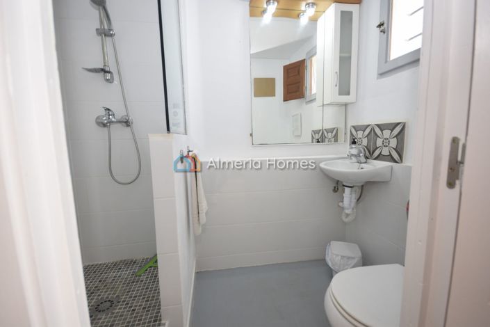 Image No.25-5 Bed Country House for sale