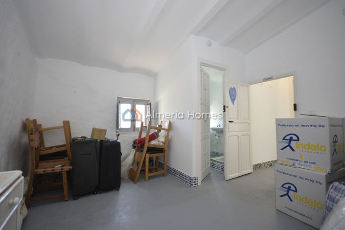 Image No.25-5 Bed Country House for sale