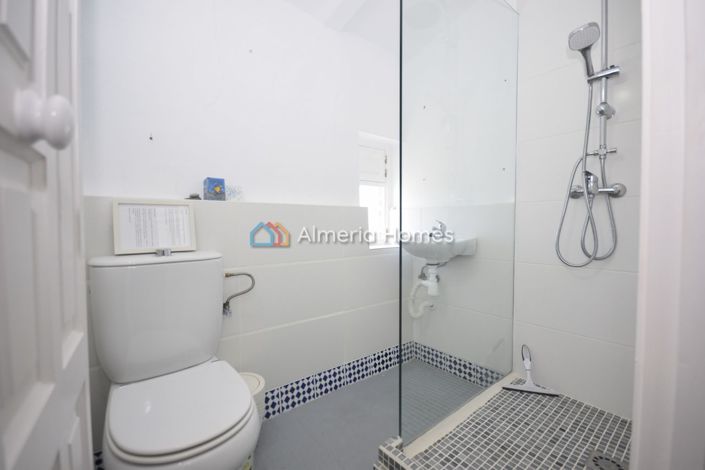 Image No.26-5 Bed Country House for sale