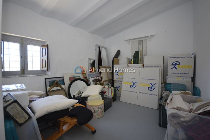 Image No.28-5 Bed Country House for sale