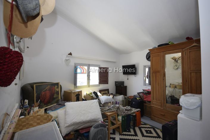 Image No.30-5 Bed Country House for sale