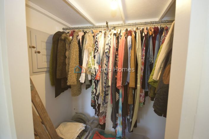 Image No.30-5 Bed Country House for sale