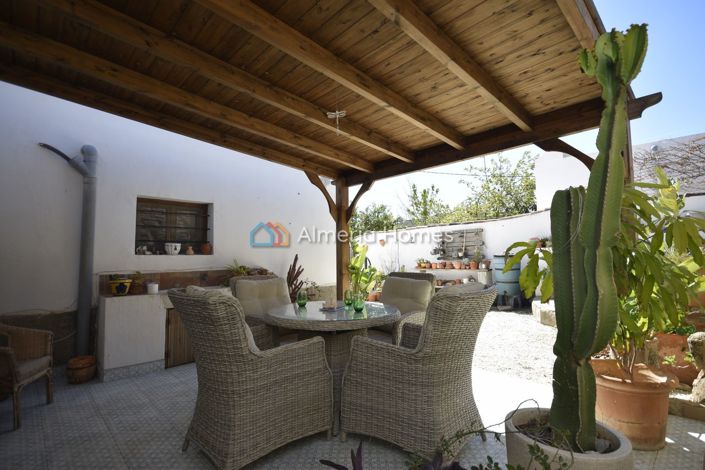Image No.8-5 Bed Country House for sale