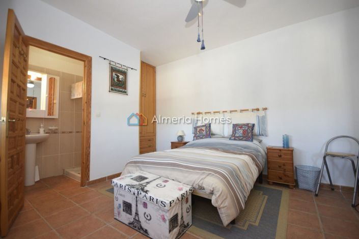 Image No.22-Villa de 4 chambres à vendre à Caniles