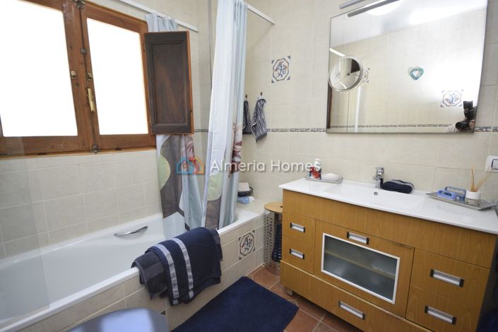 Image No.25-3 Bed Villa for sale