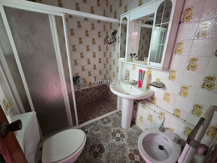 Image No.11-4 Bed Townhouse for sale