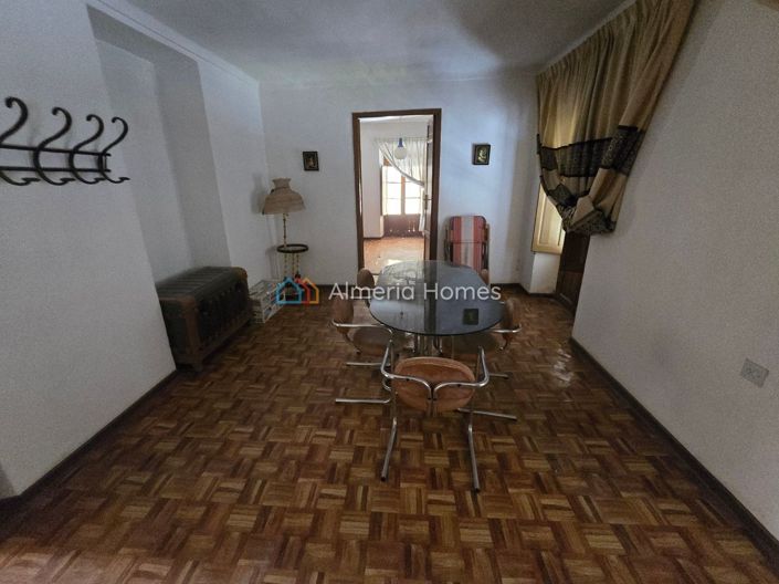 Image No.15-4 Bed Townhouse for sale