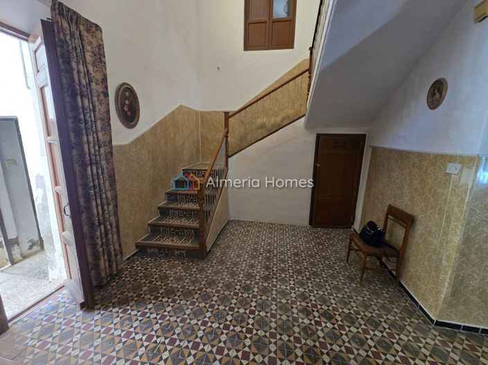 Image No.4-4 Bed Townhouse for sale