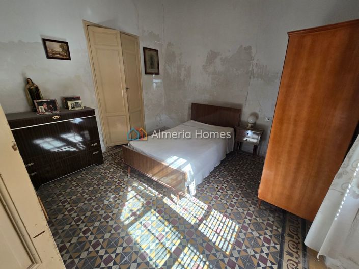 Image No.8-4 Bed Townhouse for sale